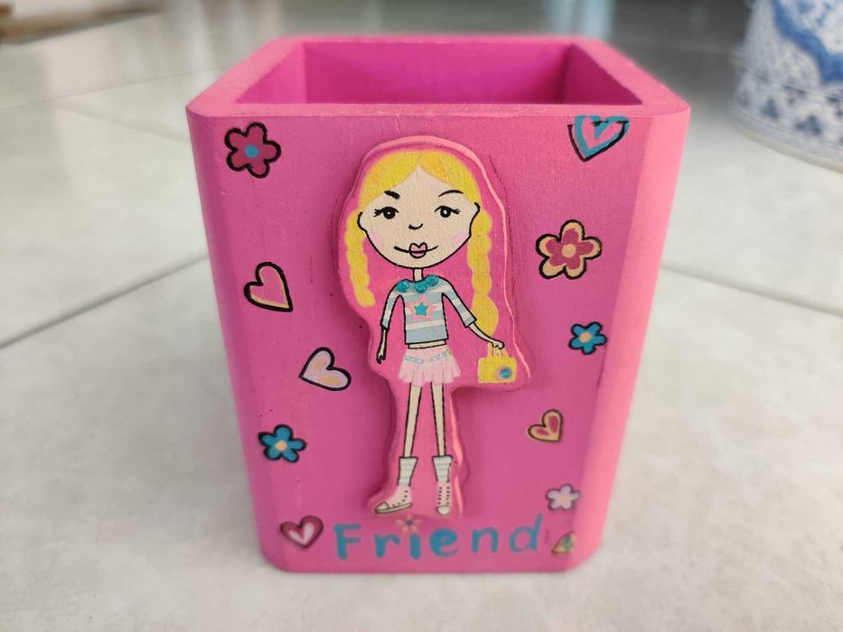 Suporte de madeira para canetas