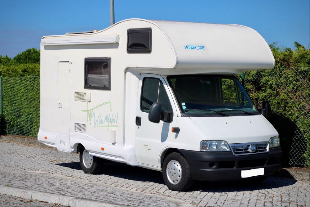 Autocaravana Capucino VilaMobil com Ar condicionado