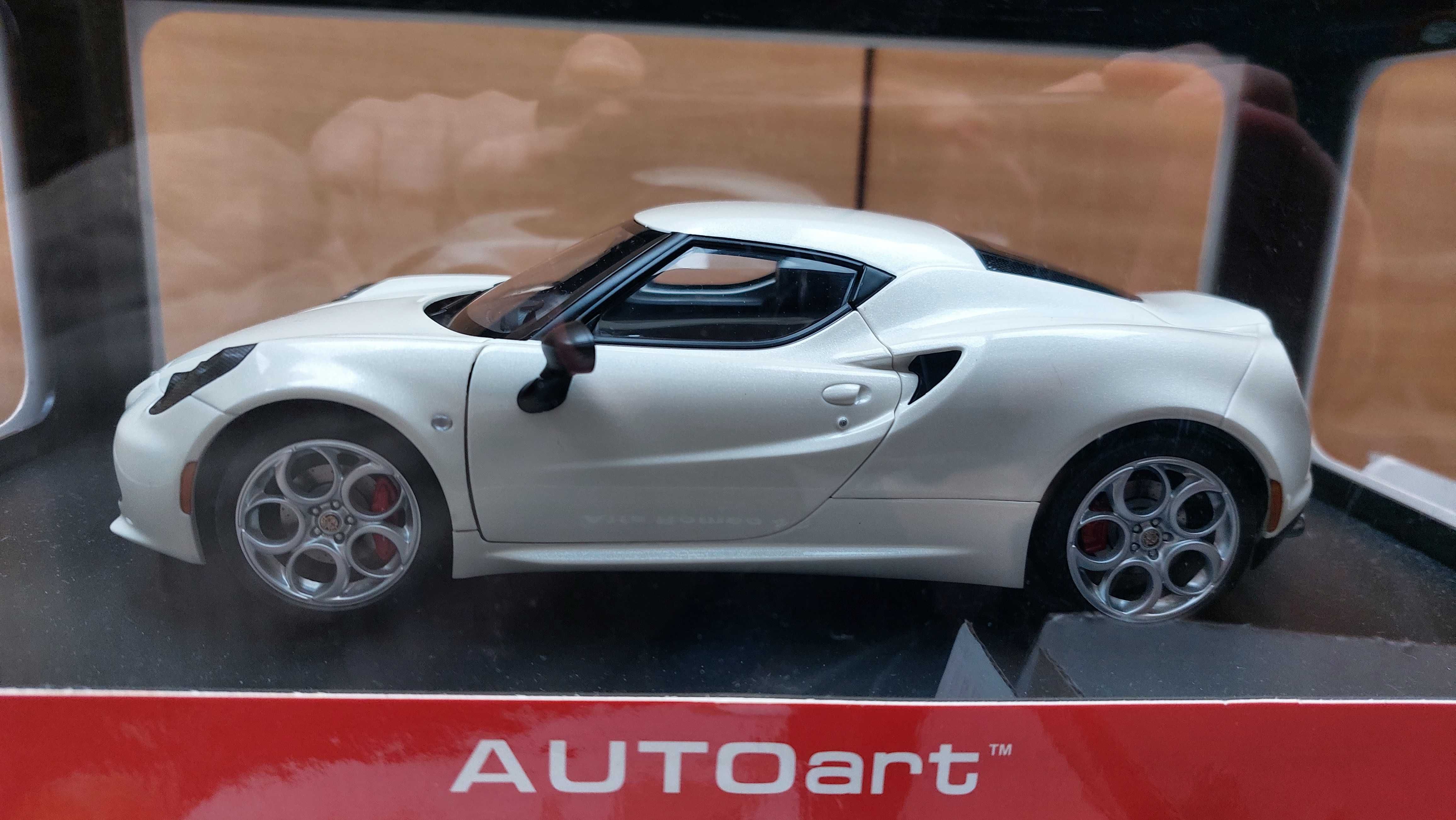 Miniatura Alfa Romeo 4C 2013 AUTOart 1:18