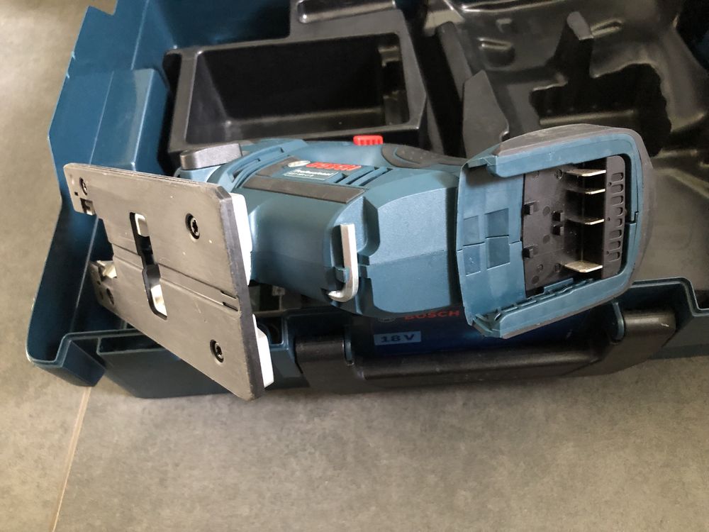 Акум.лобзик Bosch GST 18V-Li B