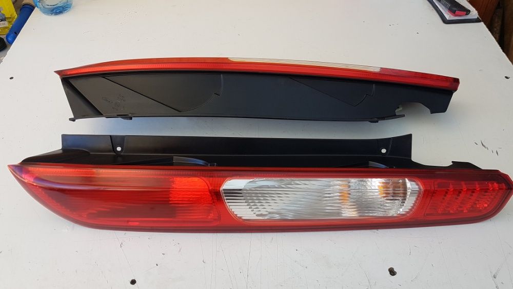 Tylne Lampy /Tył Ford Focus MK2 Kombi Kompletne Europa