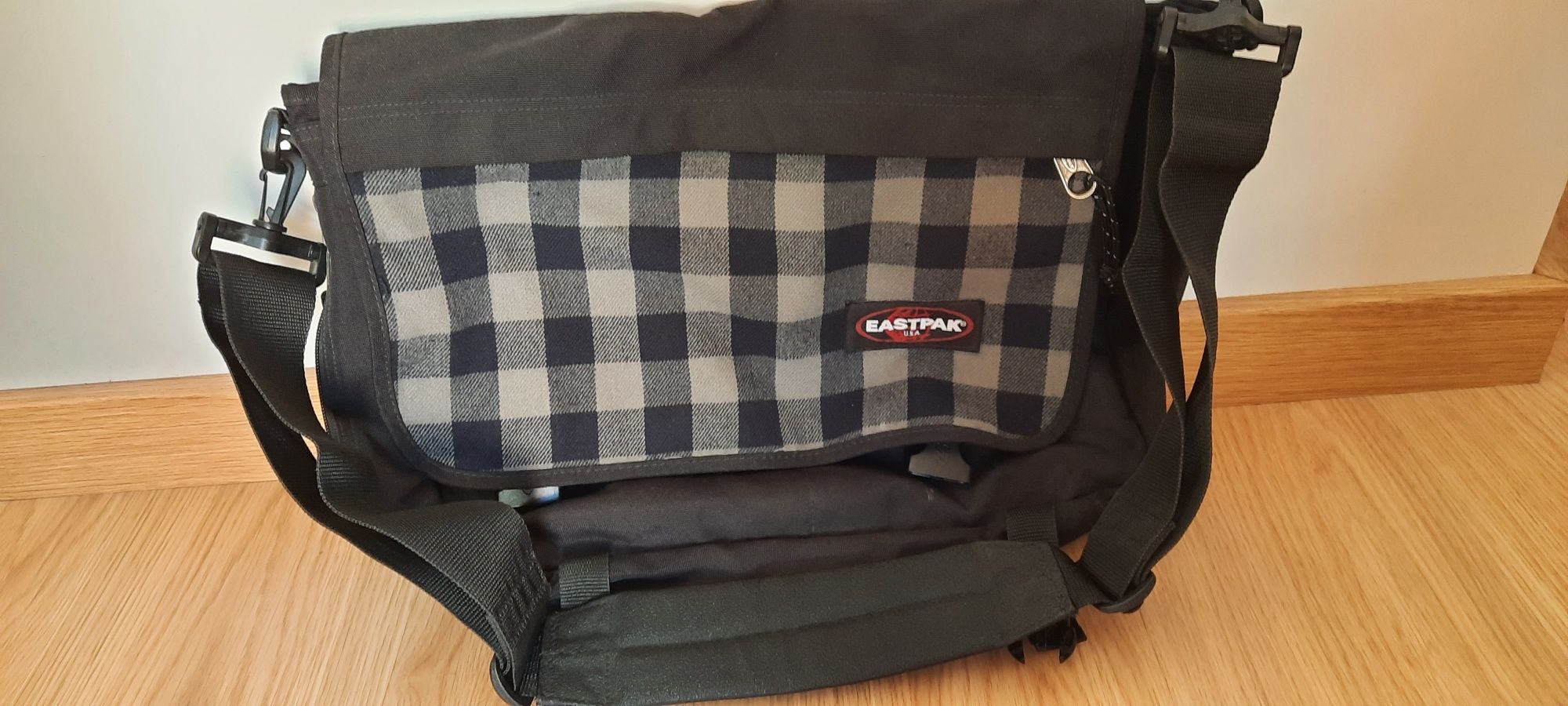 Mochila de ombro Eastpak