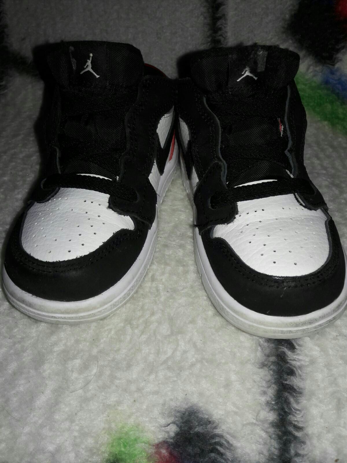 Детские кроссовки Nike Jordan.