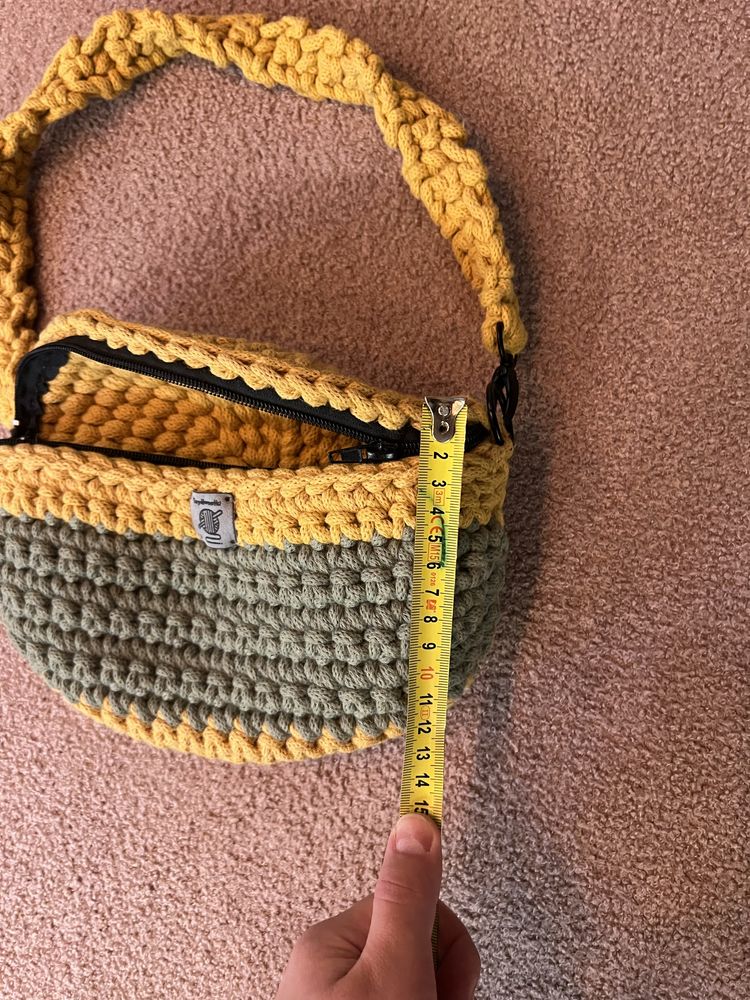 Szydełkowana nerka żółto-szałwiowa handmade na prezent