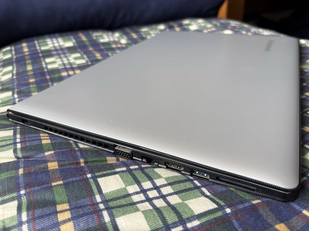 Portátil Lenovo ideapad 300-15ISK i7 8GB