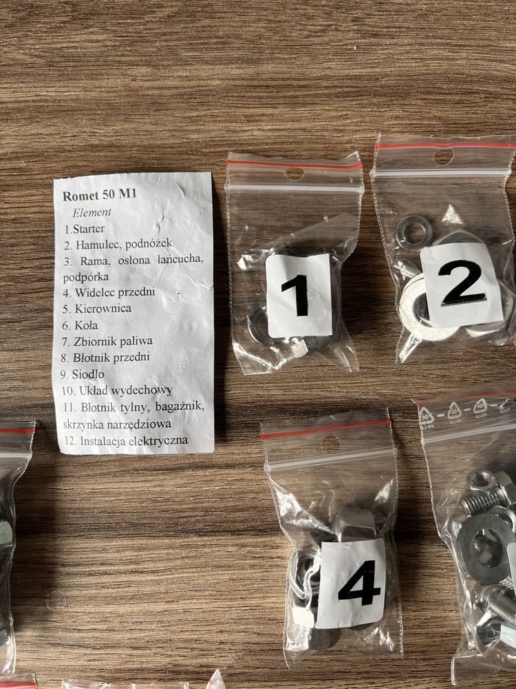 NOWY komplet śrub śruby NIERDZEWNE MOTORYNKA M1 PONY 301 romet