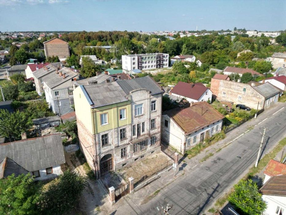 Продається нежитлове приміщення, 330 м², 2 поверхи + підвал м. Сокаль