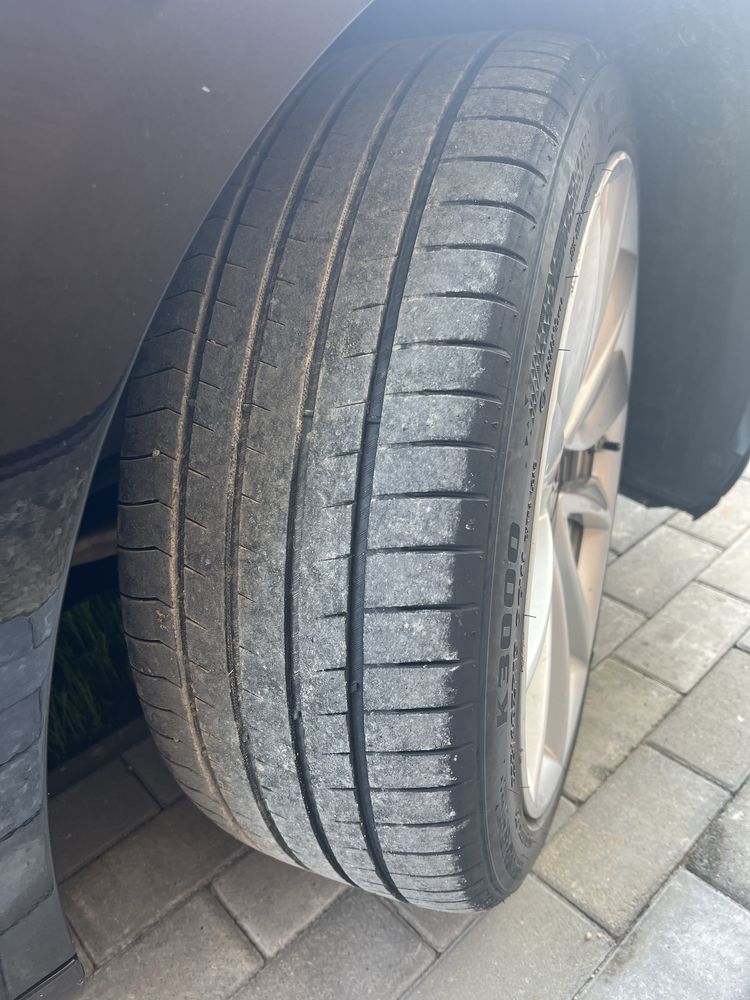 Telsa model 3 mid range CCS2