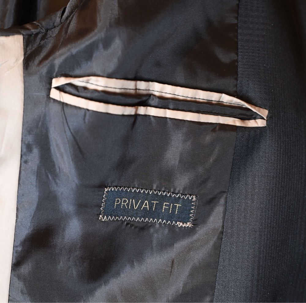 Conjunto de Fatos Castanho Privat Fit