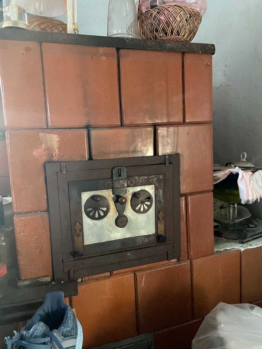 Продам піч (стояк) + кухня з кахелю. Ціна за два комплекти.