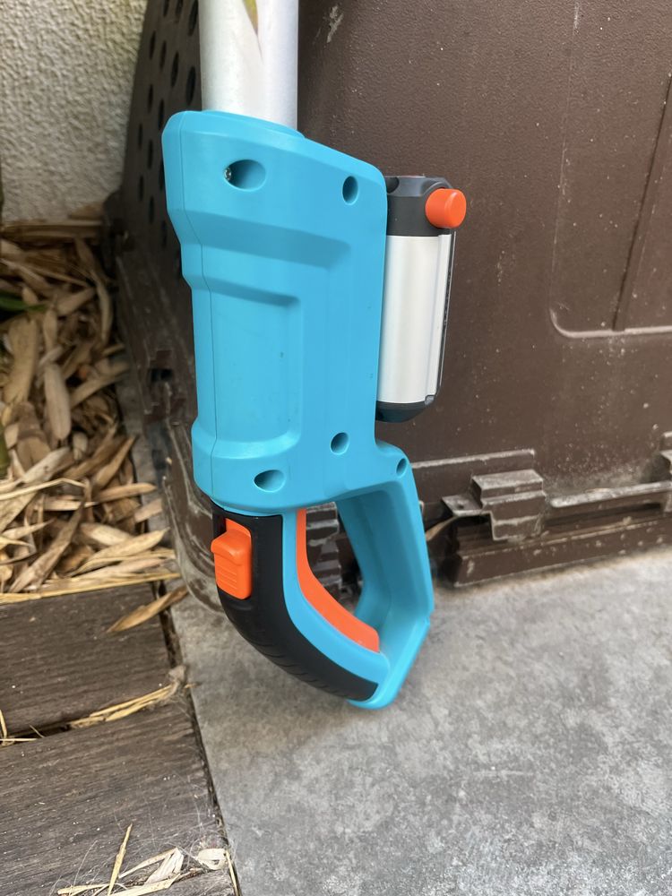 Aparador de Sebes Gardena 18V