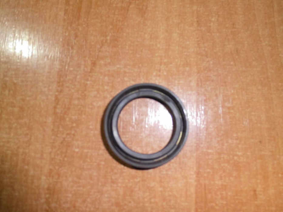 Uszczelniacz  simering 30 x 42 x 8 oraz 38 x52 x 6