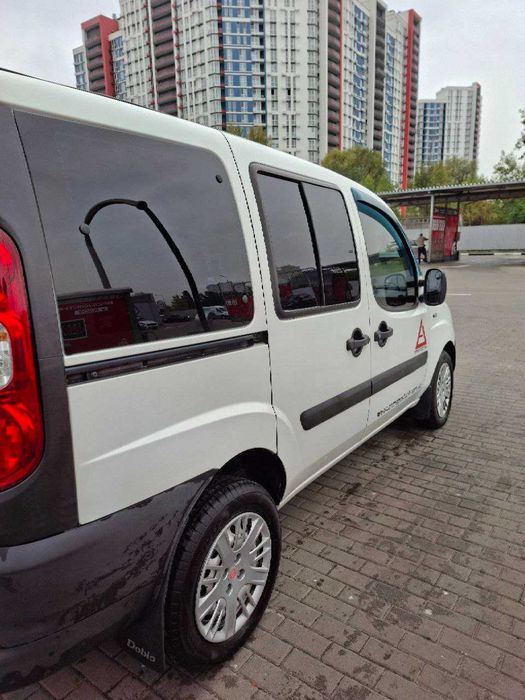 Fiat doblo пасажир 1,3 2013р у відмінному стані