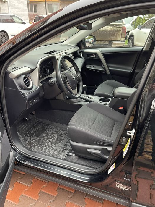 Продам Toyota RAV-4 2018 року