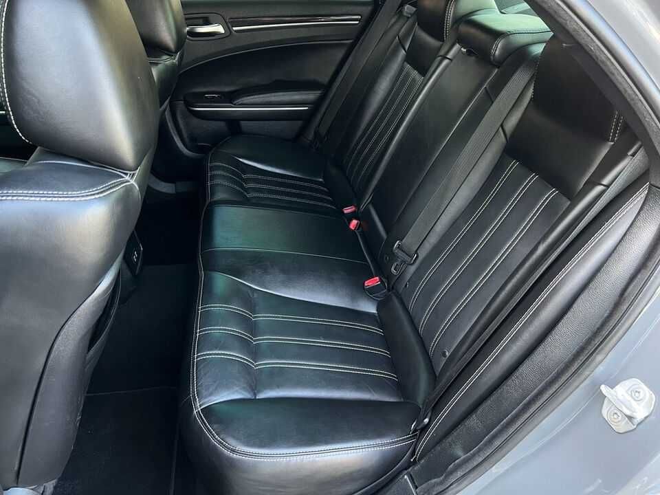2019 Chrysler 300 Series S