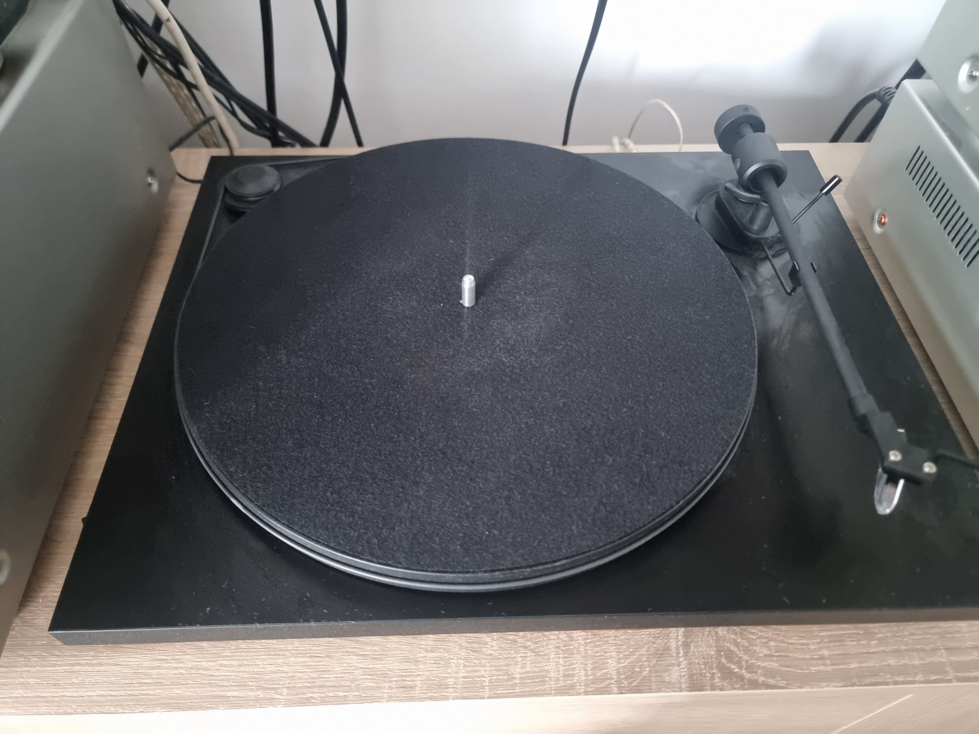 Gramofon Pro-Ject Primary E Phono black