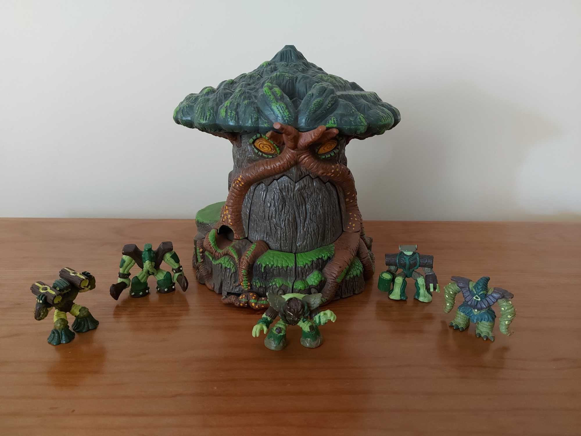 Vendo Gormitis castelos e figuras