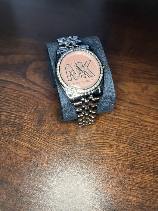 Zegarek rozowy MK