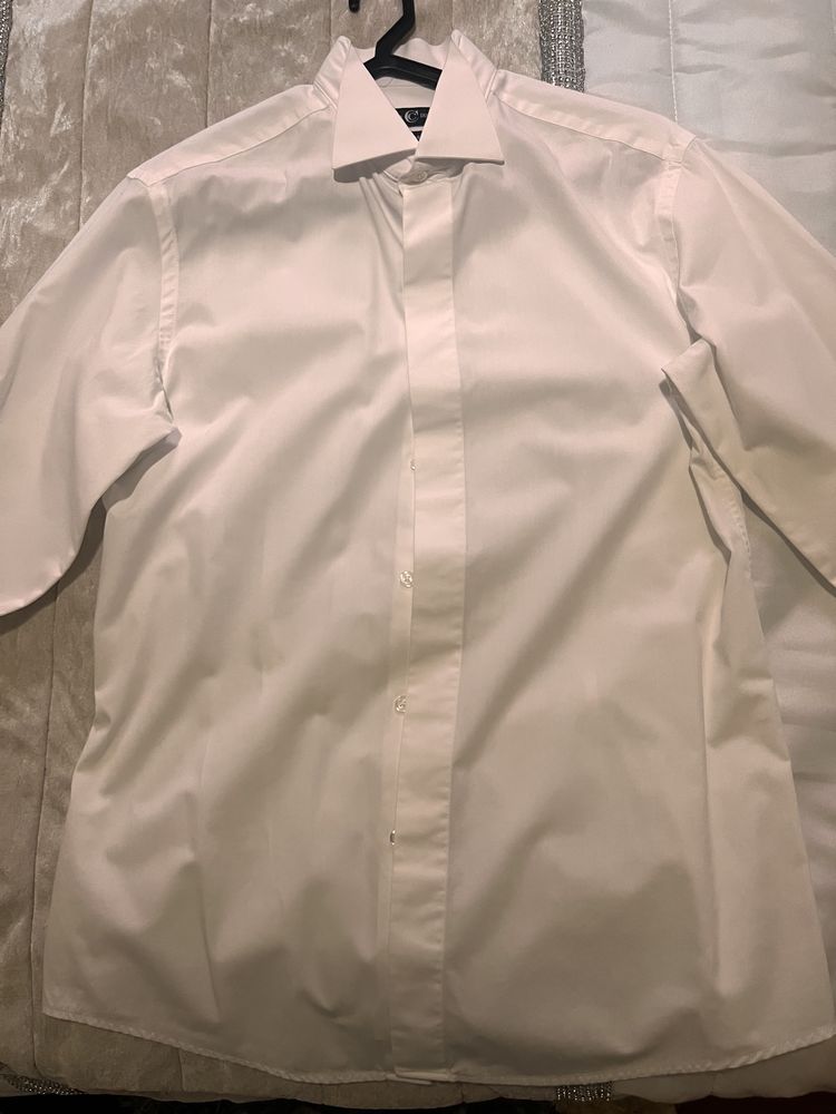 Fato de noivo da marca Enzo Romano com camisa e cinto