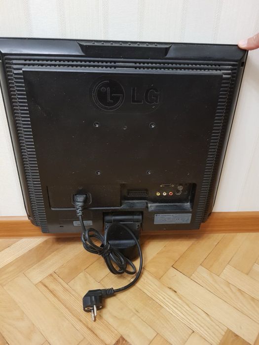 Монітор 19 дюймів з ТВ тюнером LG Flatron M1921A