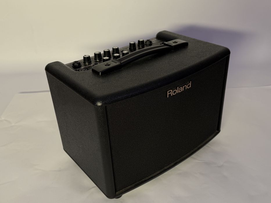 Комбопідсилювач Roland AC-33 (портативний / стаціонарний)