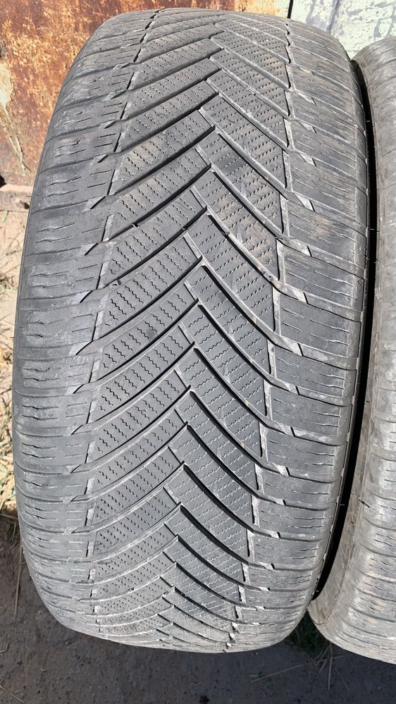 Opony caloroczne 235/50r18