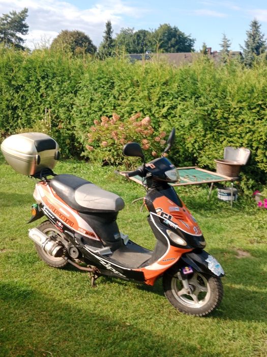 Sprzedam skuter 4t zip