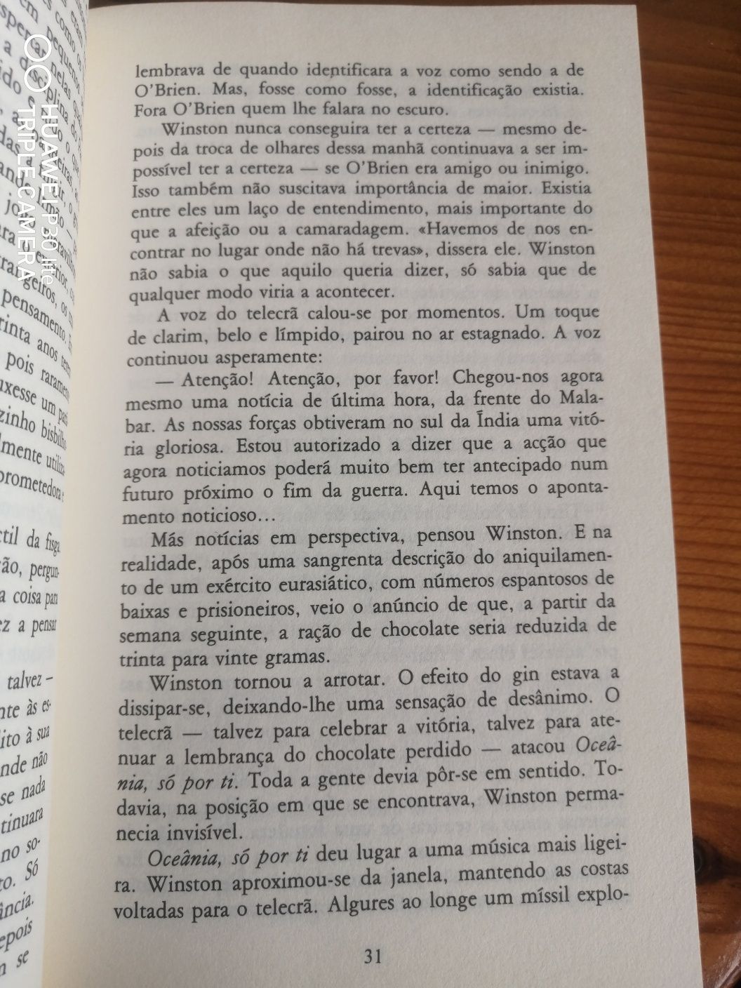 Livro "Mil novecentos e oitenta e quatro" de George Orwell