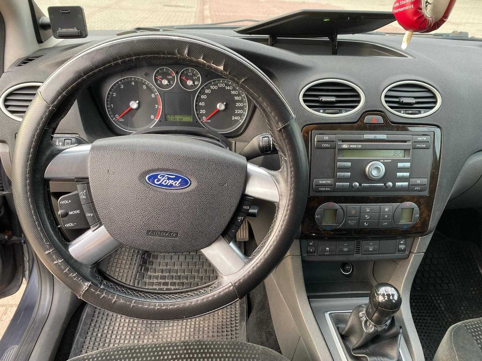 Ford Focus 2.0 Benzyna Ghia 2005