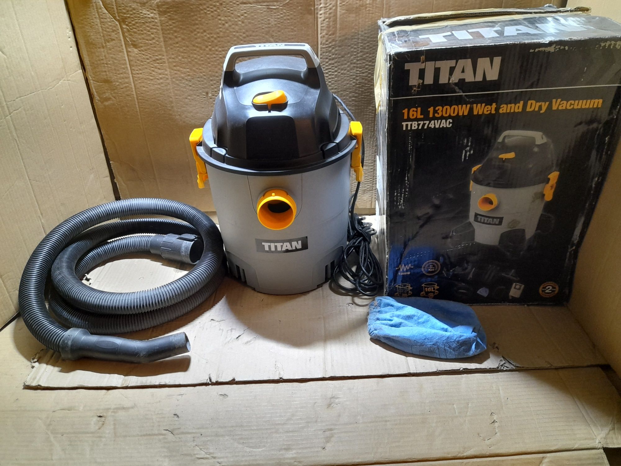 Odkurzacz warsztatowy TITAN 1300W