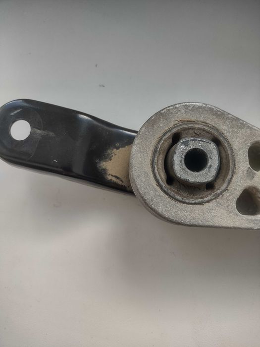 Подушка двигателя