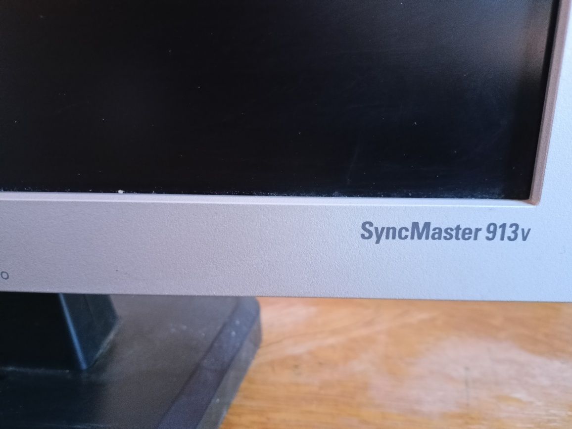 Monitor Samsung Sync Master 913 N