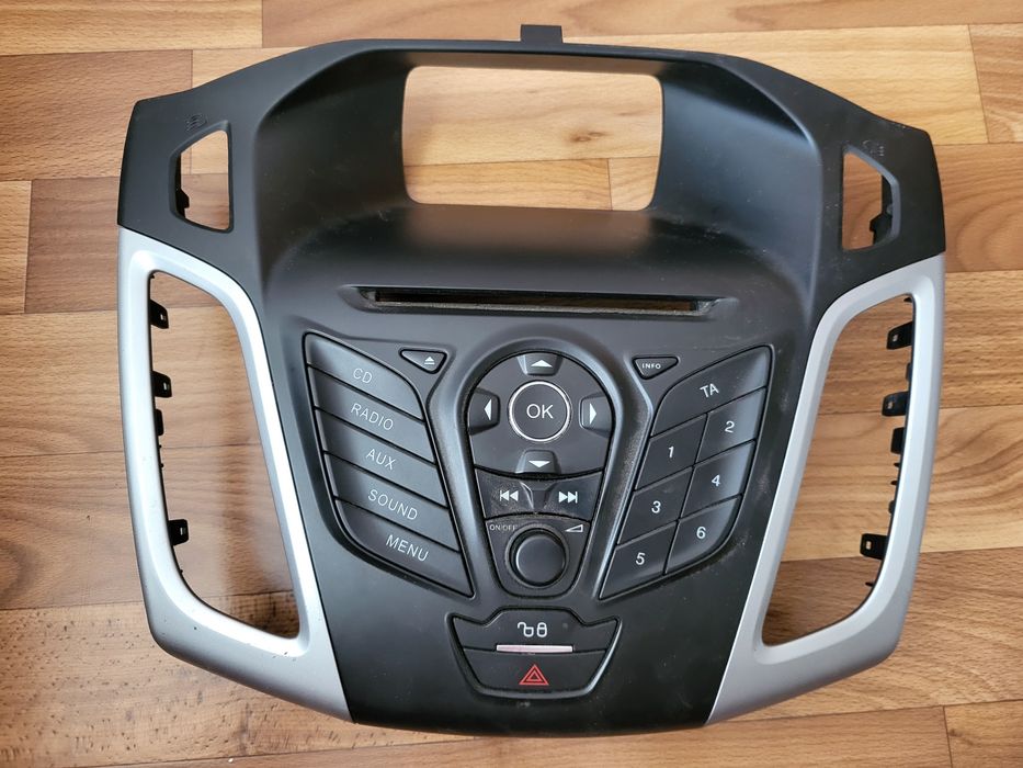 Панель радио Ford Focus 2012-2014 OEM  331 409 000