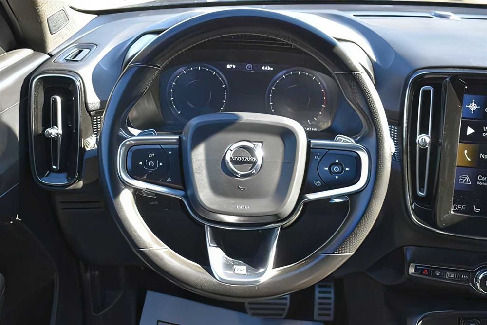 Volvo XC40      2020