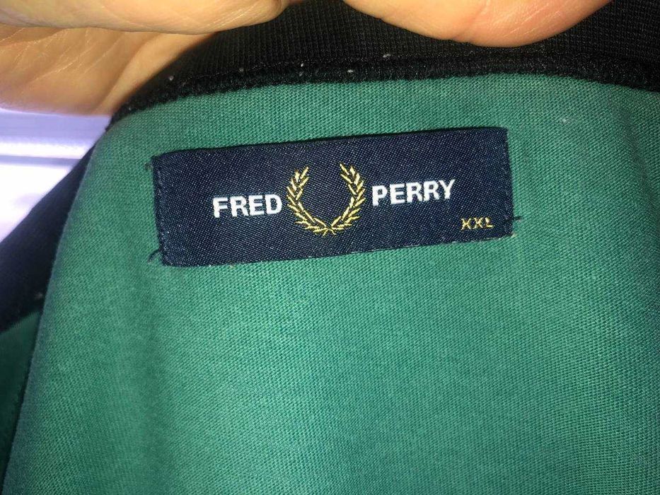 футболка Fred Perry лампасы