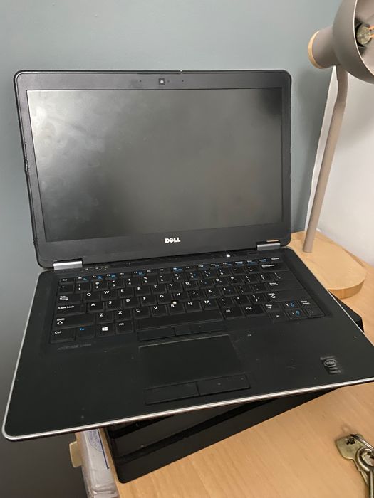 Computador Portátil (DELL)