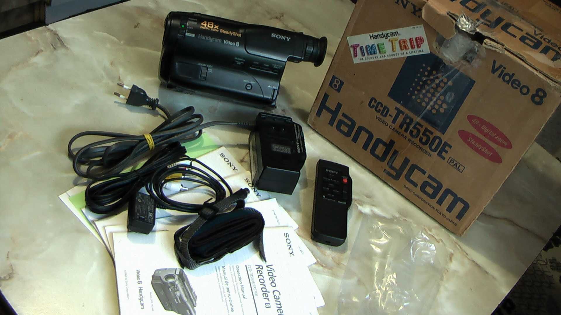 Відеокамера SONY CCD-TR550E