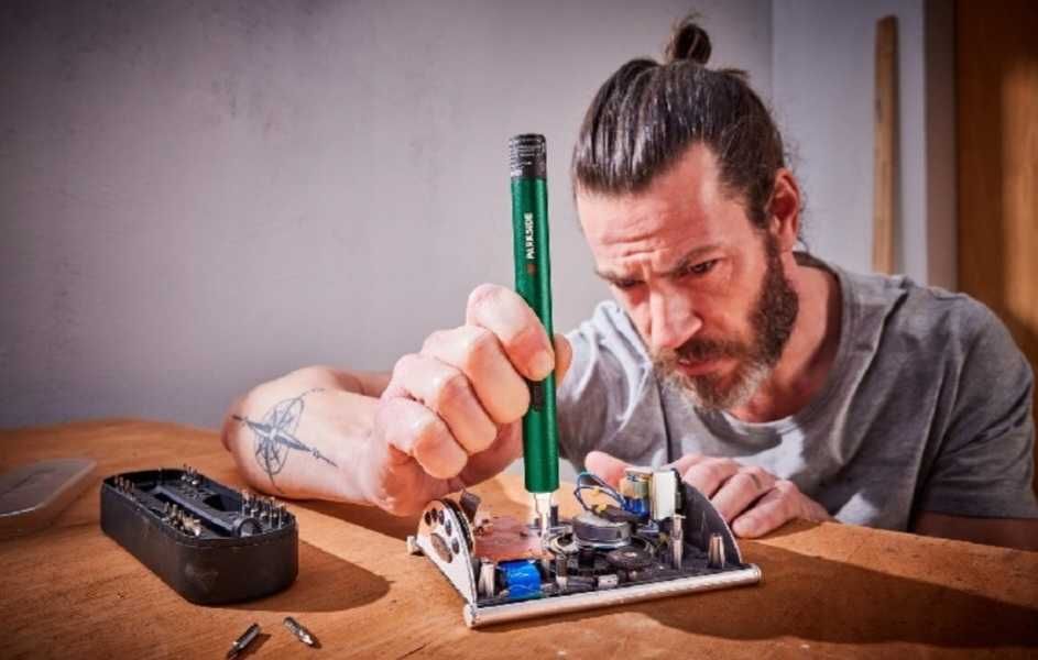 Wkrętak elektryczny z 20 bitami / PEPS 3 A1 PARKSIDE