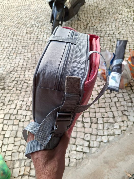 Cadeira para criança portátil ótima para viagem e férias