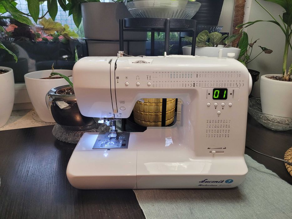 Maszyna do szycia Łucznik Malwina 2070 – jak nowa, 100% sprawna
