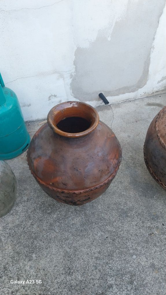 Potes em barro  antigos