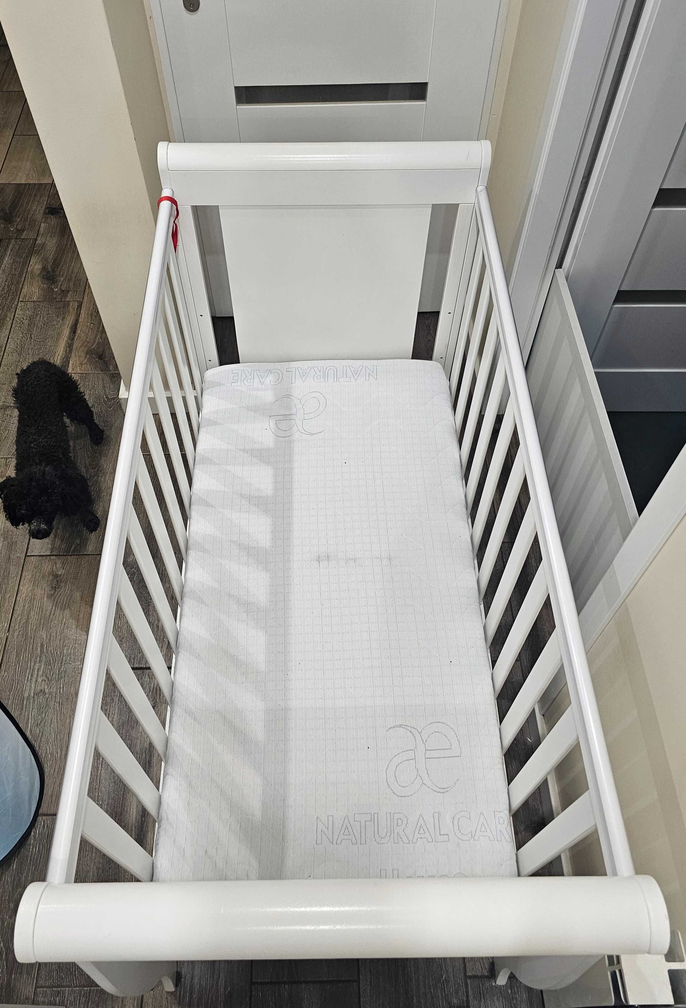 Sprzedam łóżeczko z szufladą i materacem 120x60 stan idealny