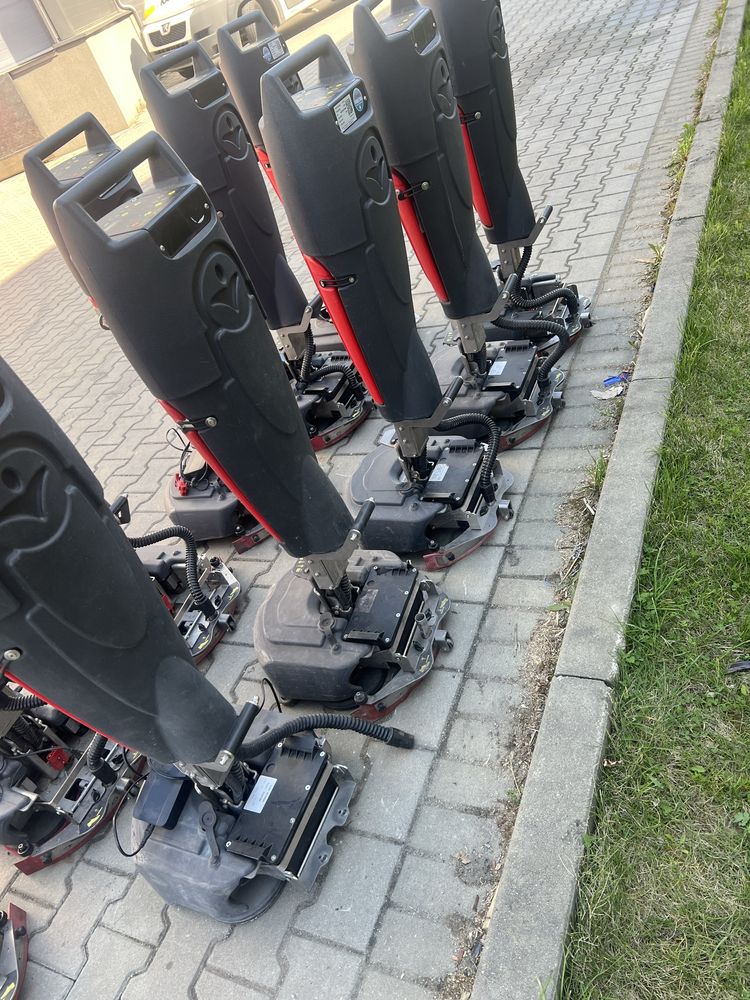 Szorowarka Hako Scrubmaster B3 pakiet 11 sztuk import DE okazja