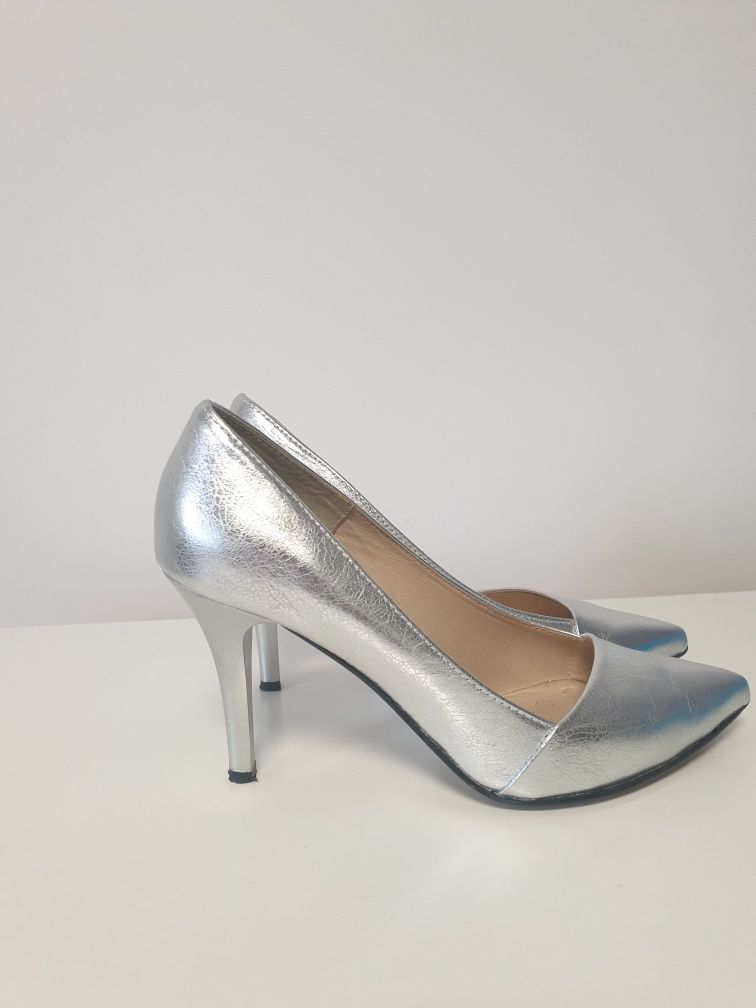 Buty na obcasie srebne