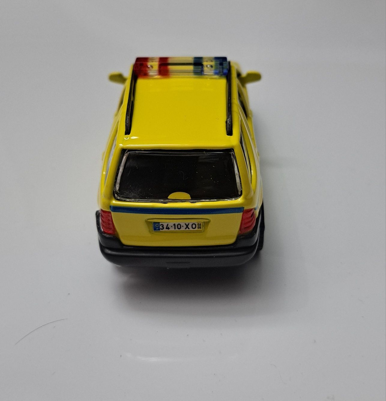 Miniatura INEM Mercedes