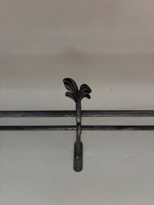 karnisz metalowy kuty ręcznie