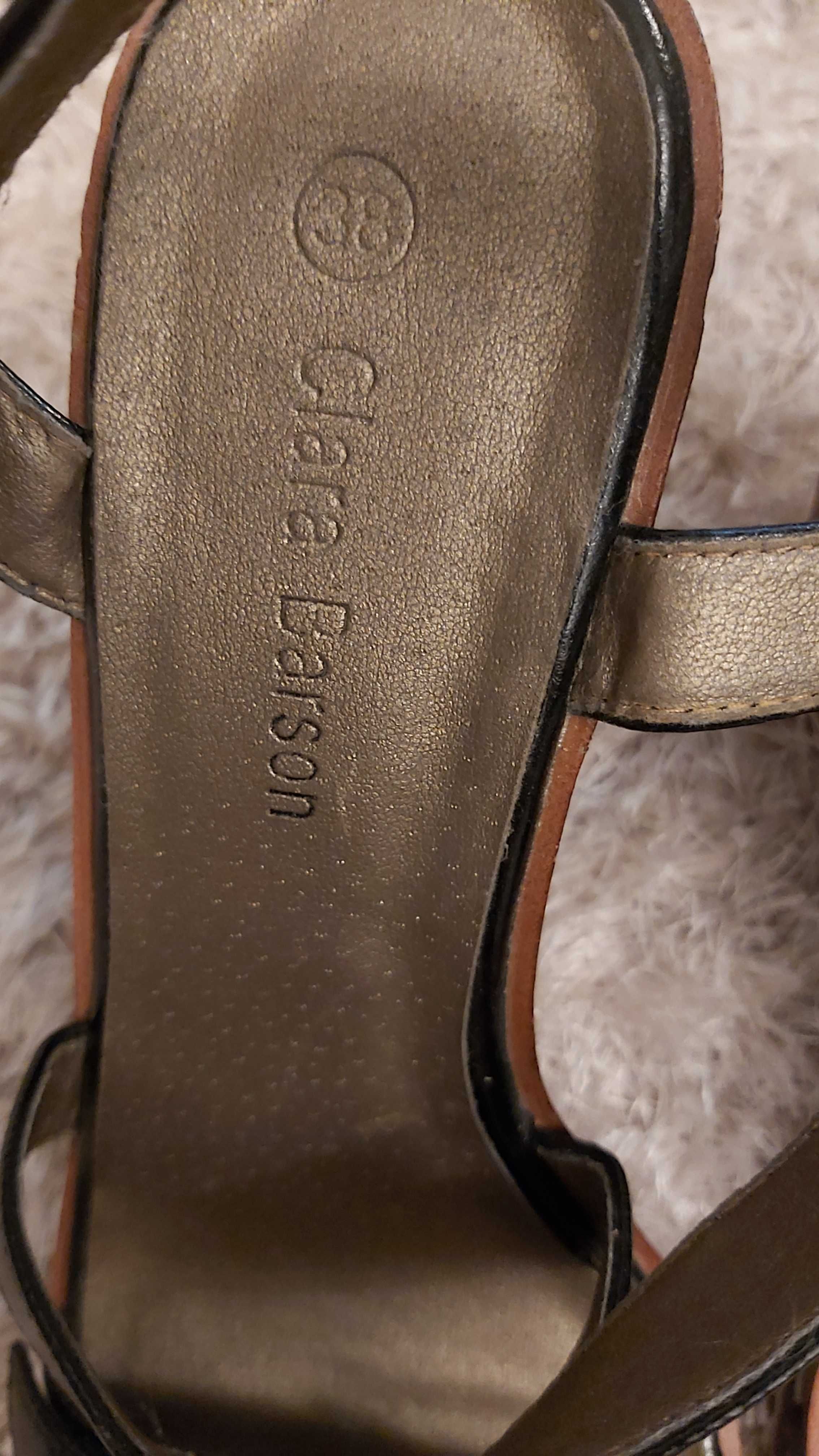 Buty na koturnie czarne 38 Clara Barson