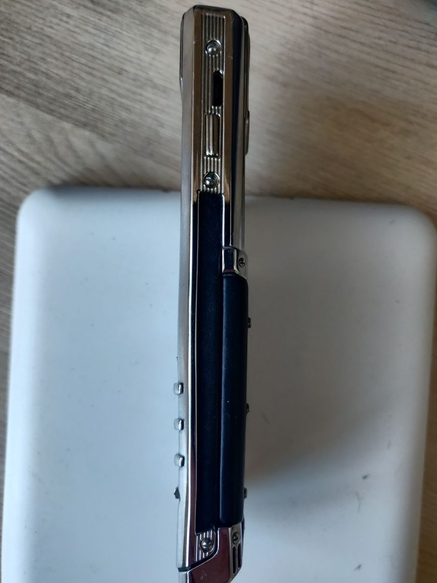 Телефон  Vertu Signature