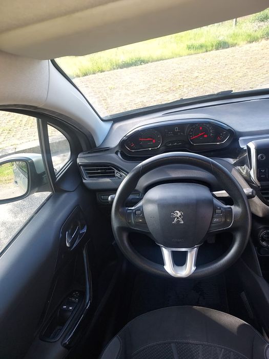 Peugeot 208 1.2 vti 136milkm