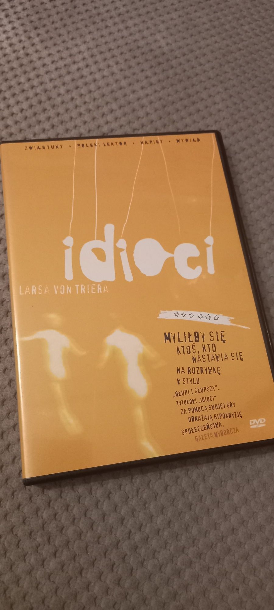 Idioci       dvd .